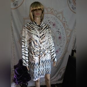Like New Wrap Up By VP Donatella Long Spa Robe One Size